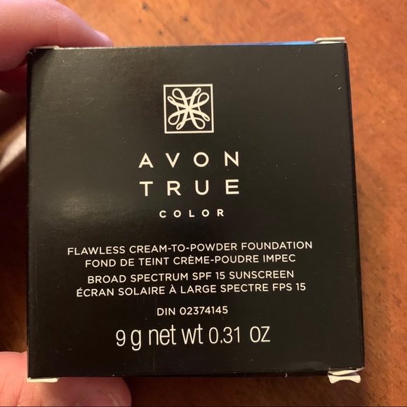 Avon Flawless Cream to Powder Foundation - Picture 2 of 6